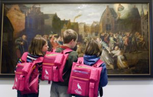 Kinderen in het Stadsmus in Hasselt.